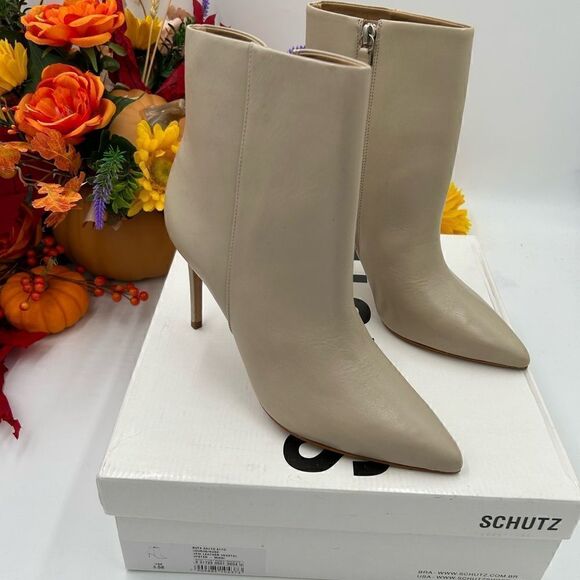 Women’s Schutz Calf leather ankle boots, size 8.5 made in Brazil. - Picture 1 of 9